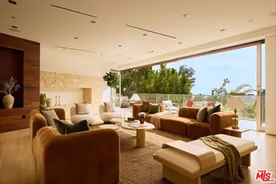 1700 Queens Ct, Los Angeles, CA 90069 - Photo 3