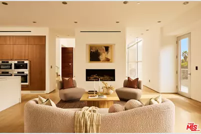 1700 Queens Ct, Los Angeles, CA 90069 - Photo 13