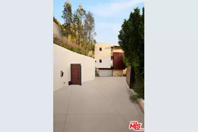1700 Queens Ct, Los Angeles, CA 90069 - Photo 43