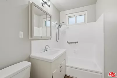 2553 Pine Ave, Long Beach, CA 90806 - Photo 11