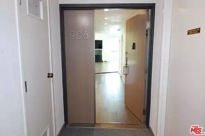 723 Westmount Dr #206, West Hollywood, CA 90069 - Photo 3