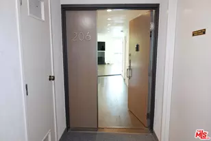 723 Westmount Dr, West Hollywood, CA 90069 - Photo 3