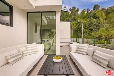 2112 Roscomare Rd, Los Angeles, CA 90077 - Photo 31