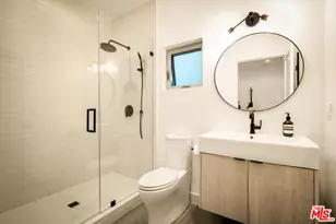 1347 Palms Blvd, Venice, CA 90291 - Photo 49