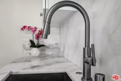 10751 Wilshire Blvd #909, Los Angeles, CA 90024 - Photo 11