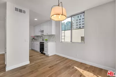 10751 Wilshire Blvd #909, Los Angeles, CA 90024 - Photo 7