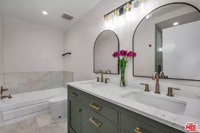 10751 Wilshire Blvd #909, Los Angeles, CA 90024 - Photo 15