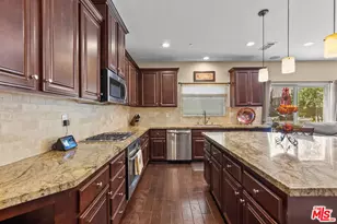 7017 Bergamot Ave, Moorpark, CA 93021 - Photo 17