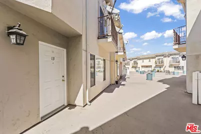 12375 Osborne Pl #13, Pacoima, CA 91331 - Photo 29