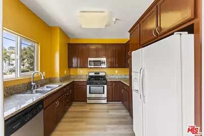 12375 Osborne Pl #13, Pacoima, CA 91331 - Photo 7