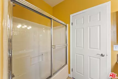 12375 Osborne Pl #13, Pacoima, CA 91331 - Photo 17