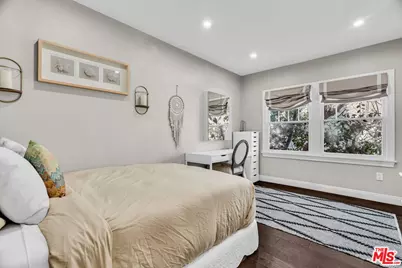 911 S Victoria Ave, Los Angeles, CA 90019 - Photo 39