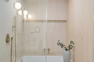 3751 Edgehill Dr, Los Angeles, CA 90018 - Photo 37