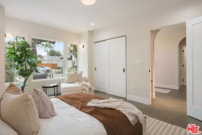 3751 Edgehill Dr, Los Angeles, CA 90018 - Photo 9