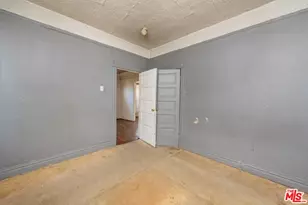 1546 W 70th St, Los Angeles, CA 90047 - Photo 5