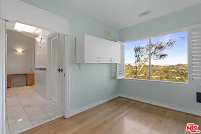 10132 Hollow Glen Cir, Los Angeles, CA 90077 - Photo 21