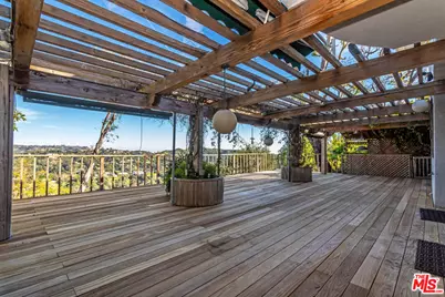 10132 Hollow Glen Cir, Los Angeles, CA 90077 - Photo 3