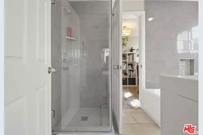 1656 S Rimpau Blvd, Los Angeles, CA 90019 - Photo 17