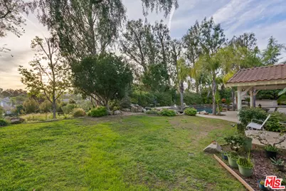 633 Noble Rd, Simi Valley, CA 93065 - Photo 15