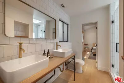 226 S Rimpau Blvd, Los Angeles, CA 90004 - Photo 23