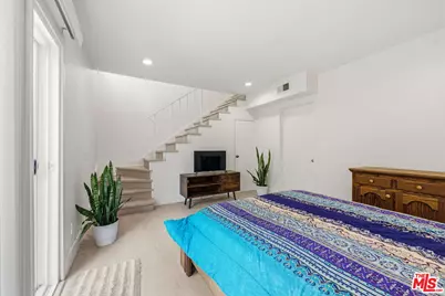 963 Pine Grove Ave, Los Angeles, CA 90042 - Photo 19