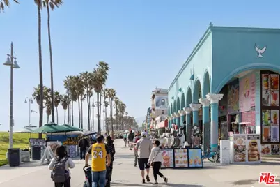 17 N Venice Blvd, Venice, CA 90291 - Photo 27