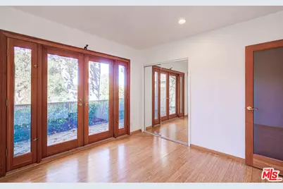 15511 Woodcrest Dr, Sherman Oaks, CA 91403 - Photo 39