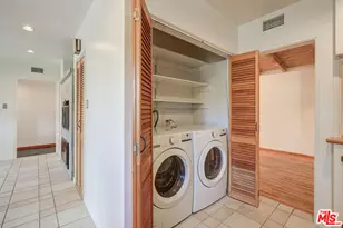 15511 Woodcrest Dr, Sherman Oaks, CA 91403 - Photo 33