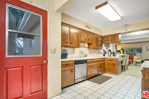 900 N Spaulding Ave, West Hollywood, CA 90046 - Photo 9