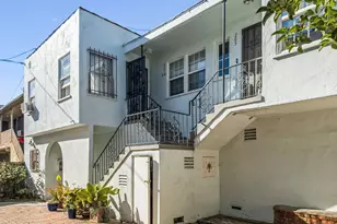 205 S Reeves Dr, Beverly Hills, CA 90212 - Photo 21