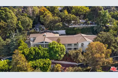 9669 Oak Pass Rd, Beverly Hills, CA 90210 - Photo 11