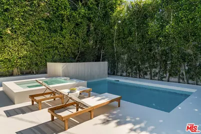 636 N Kilkea Dr, Los Angeles, CA 90048 - Photo 21