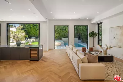 636 N Kilkea Dr, Los Angeles, CA 90048 - Photo 3