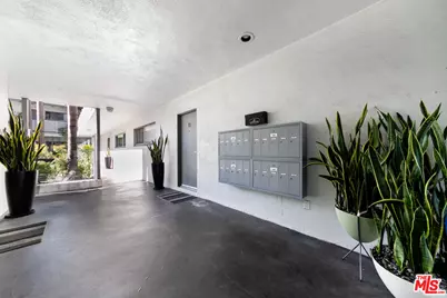 1145 Larrabee St #6, West Hollywood, CA 90069 - Photo 25