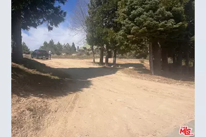 196 Mill Pond Rd, Lake Arrowhead, CA 92352 - Photo 7