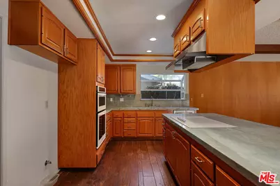 16352 Wildfire Cir, Huntington Beach, CA 92649 - Photo 19