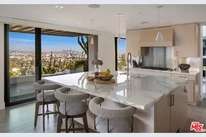 8080 Laurel View Dr, Los Angeles, CA 90069 - Photo 7