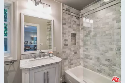 9025 Ashcroft Ave, West Hollywood, CA 90048 - Photo 11