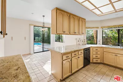 5722 Hempstead Dr, Agoura Hills, CA 91301 - Photo 17