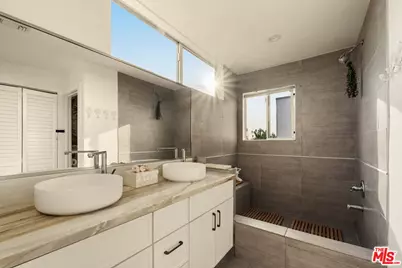 657 Mildred Ave, Venice, CA 90291 - Photo 11