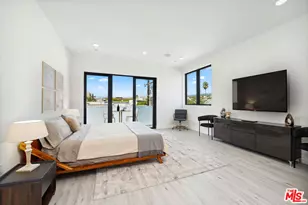 137 N Doheny Dr, West Hollywood, CA 90048 - Photo 31