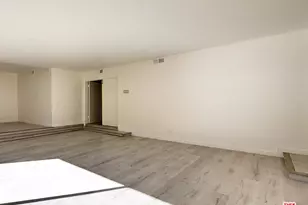 324 S Elm Dr, Beverly Hills, CA 90212 - Photo 11