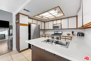 14200 Foothill Blvd, Sylmar, CA 91342 - Photo 17