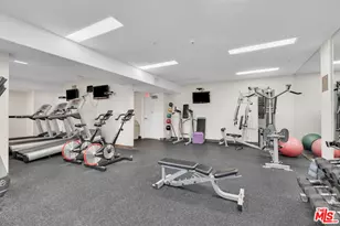 3740 Santa Rosalia Dr, Los Angeles, CA 90008 - Photo 31