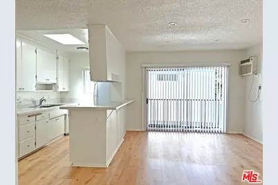 2034 Holly Dr, Los Angeles, CA 90068 - Photo 11