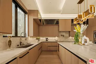 12952 Huston St, Sherman Oaks, CA 91423 - Photo 13