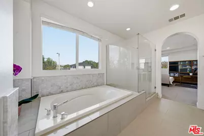 5929 Spelthorne Ln, Los Angeles, CA 90034 - Photo 53