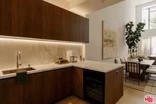 702 N Doheny Dr, West Hollywood, CA 90069 - Photo 3