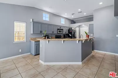 9516 Mendiburu Rd, California City, CA 93505 - Photo 11