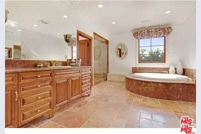 725 N Foothill Rd, Beverly Hills, CA 90210 - Photo 39